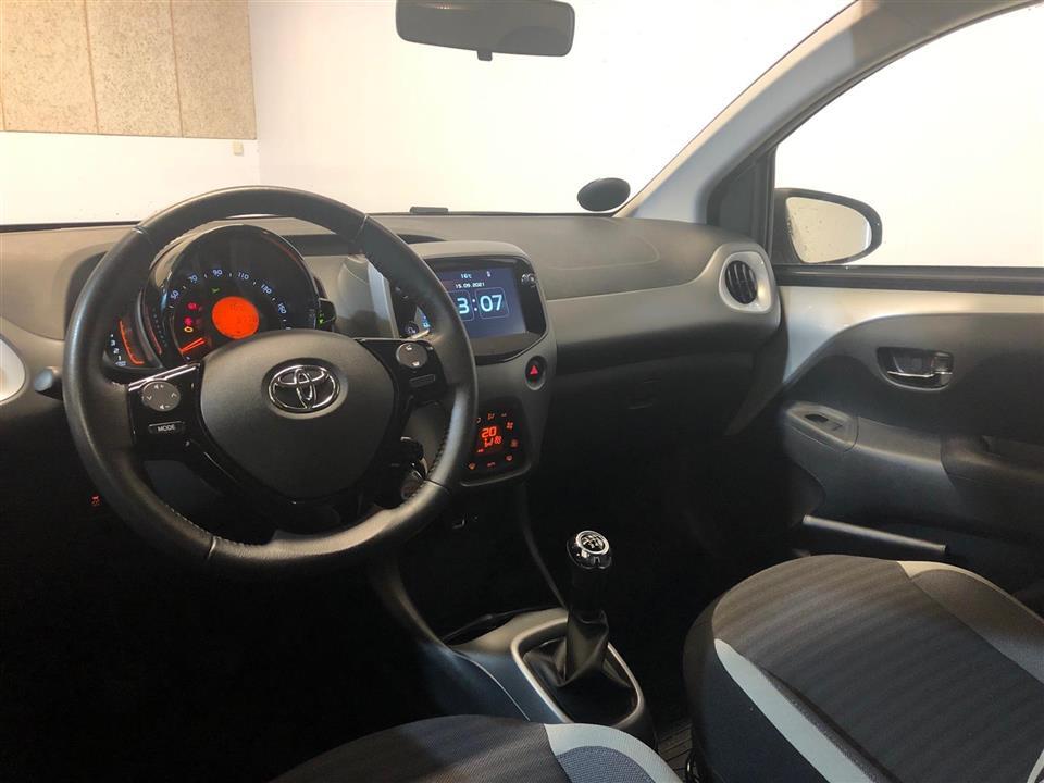 Grå Toyota Aygo fra 2019