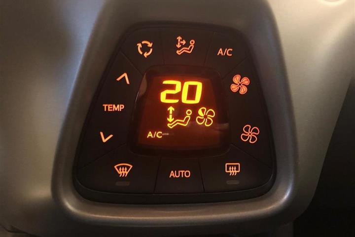 Grå Toyota Aygo fra 2019