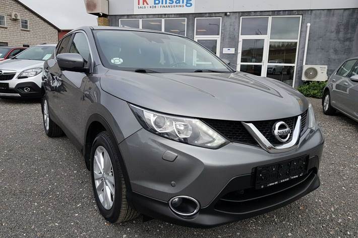 Grå Nissan Qashqai fra 2016