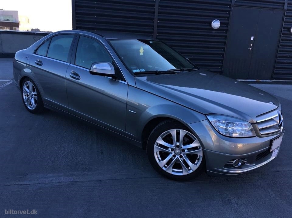 Grå Mercedes C220 fra 2008