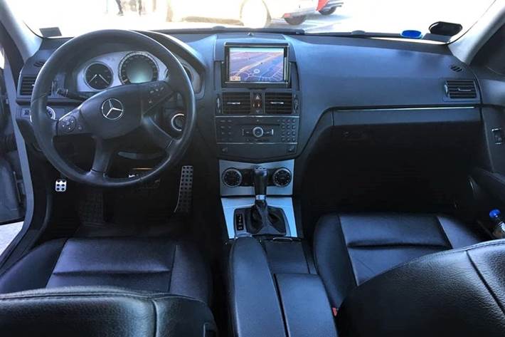 Grå Mercedes C220 fra 2008