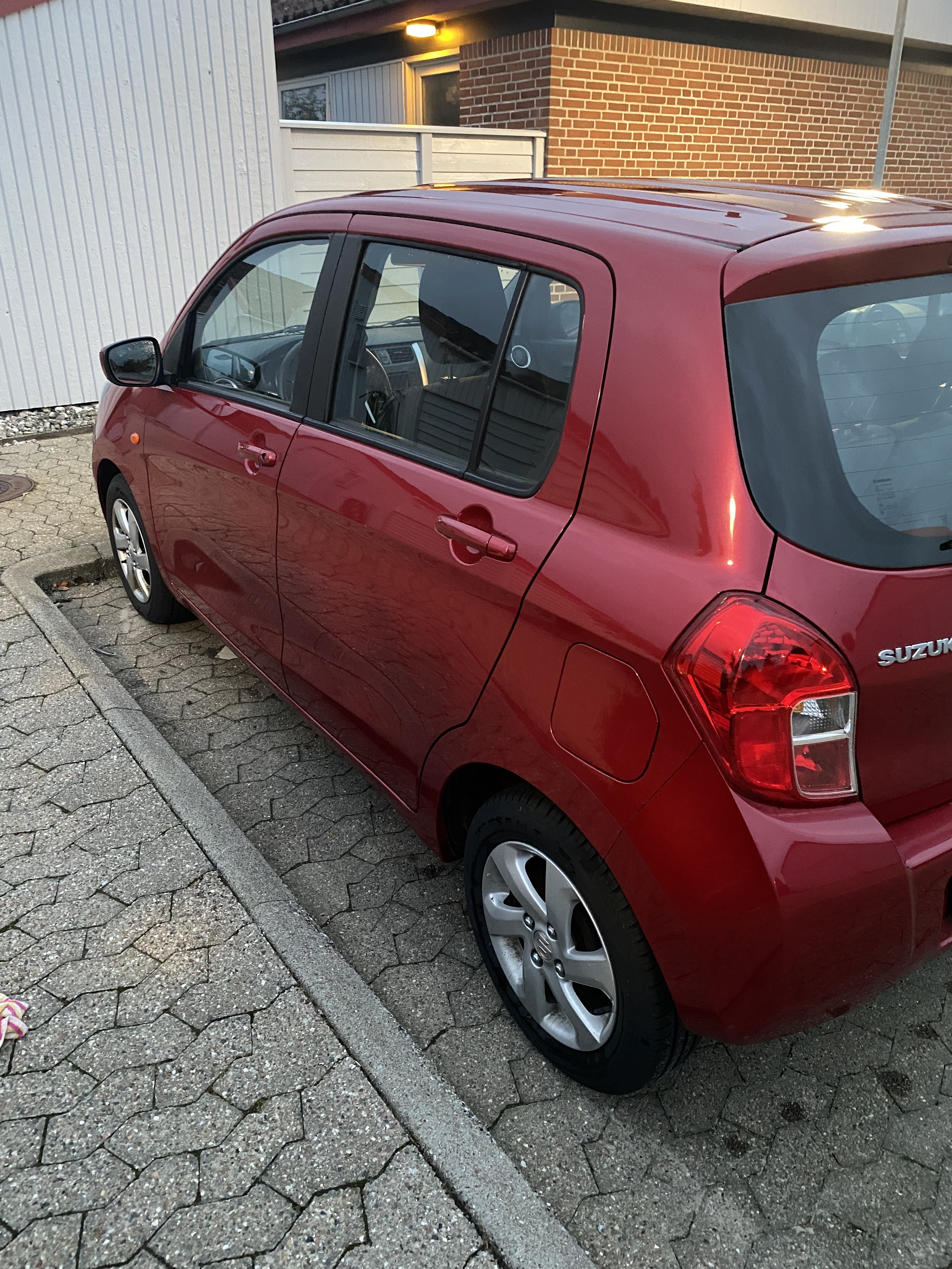 Rød Suzuki Celerio fra 2017