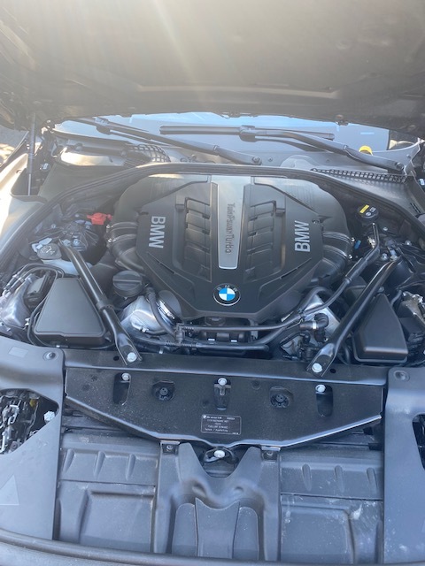 Sort BMW 650i fra 2016