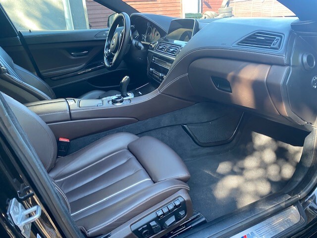 Sort BMW 650i fra 2016