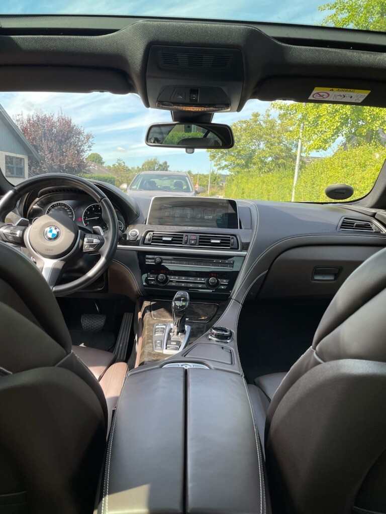 Sort BMW 650i fra 2016