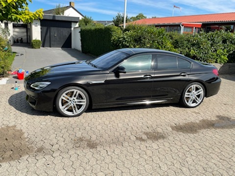 Sort BMW 650i fra 2016