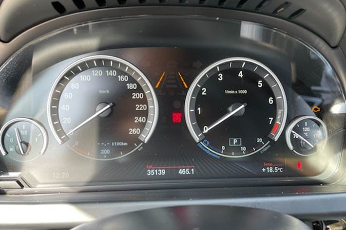 Sort BMW 650i fra 2016