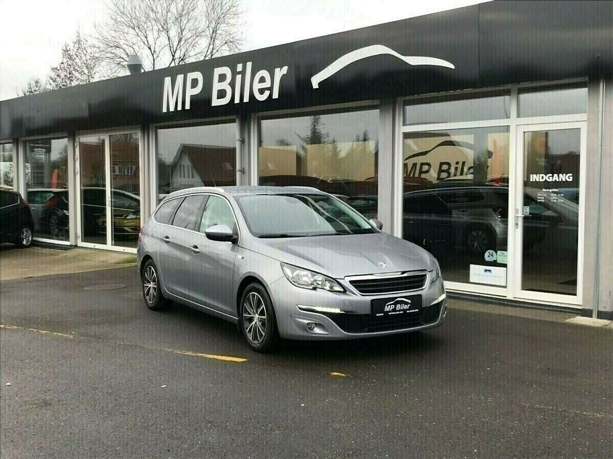 Grøn Peugeot 308 fra 2015