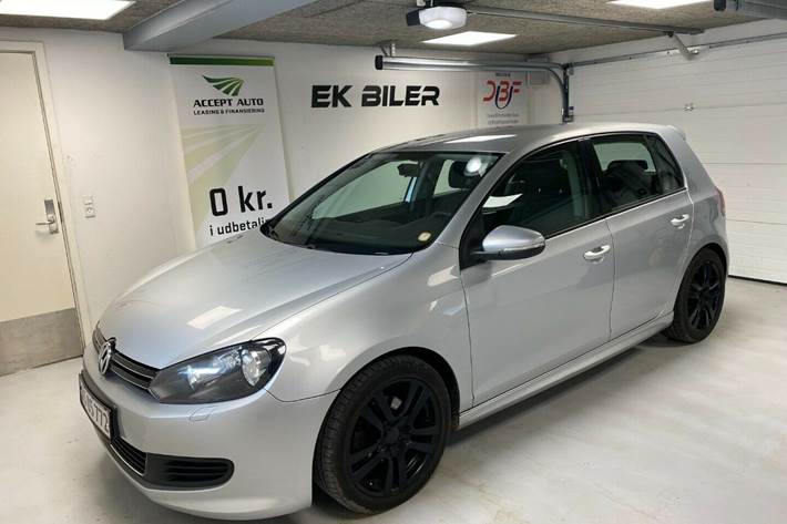 Grå VW Golf VI fra 2010