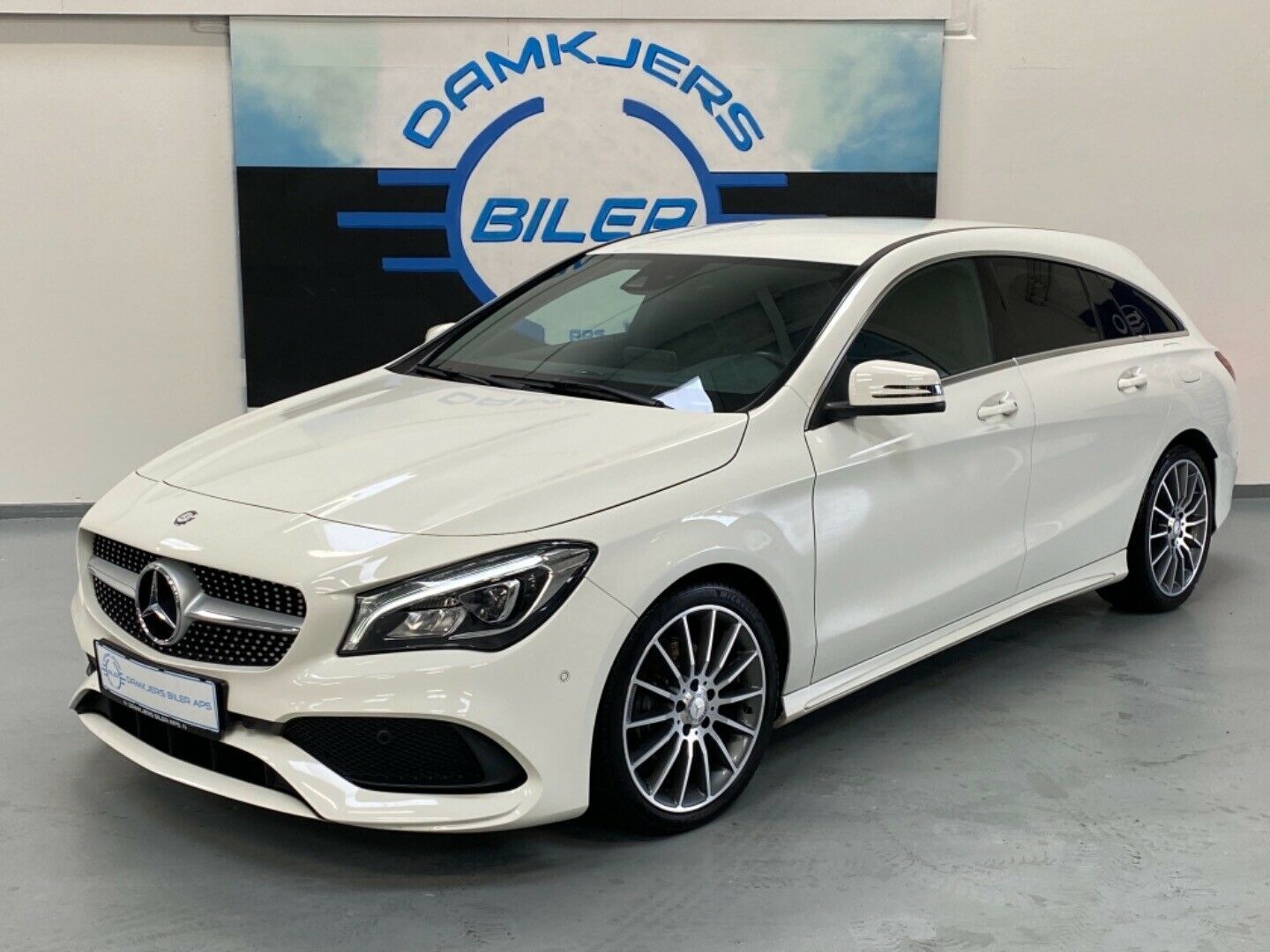 Grå Mercedes CLA200 d fra 2017