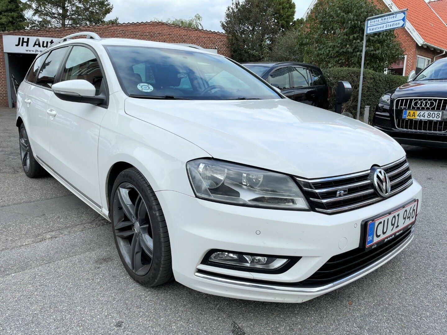 Hvid VW Passat fra 2014