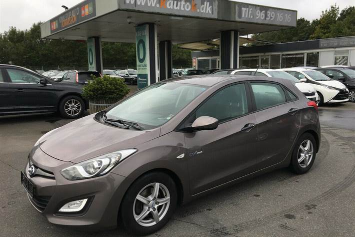 Grå Hyundai i30 fra 2014