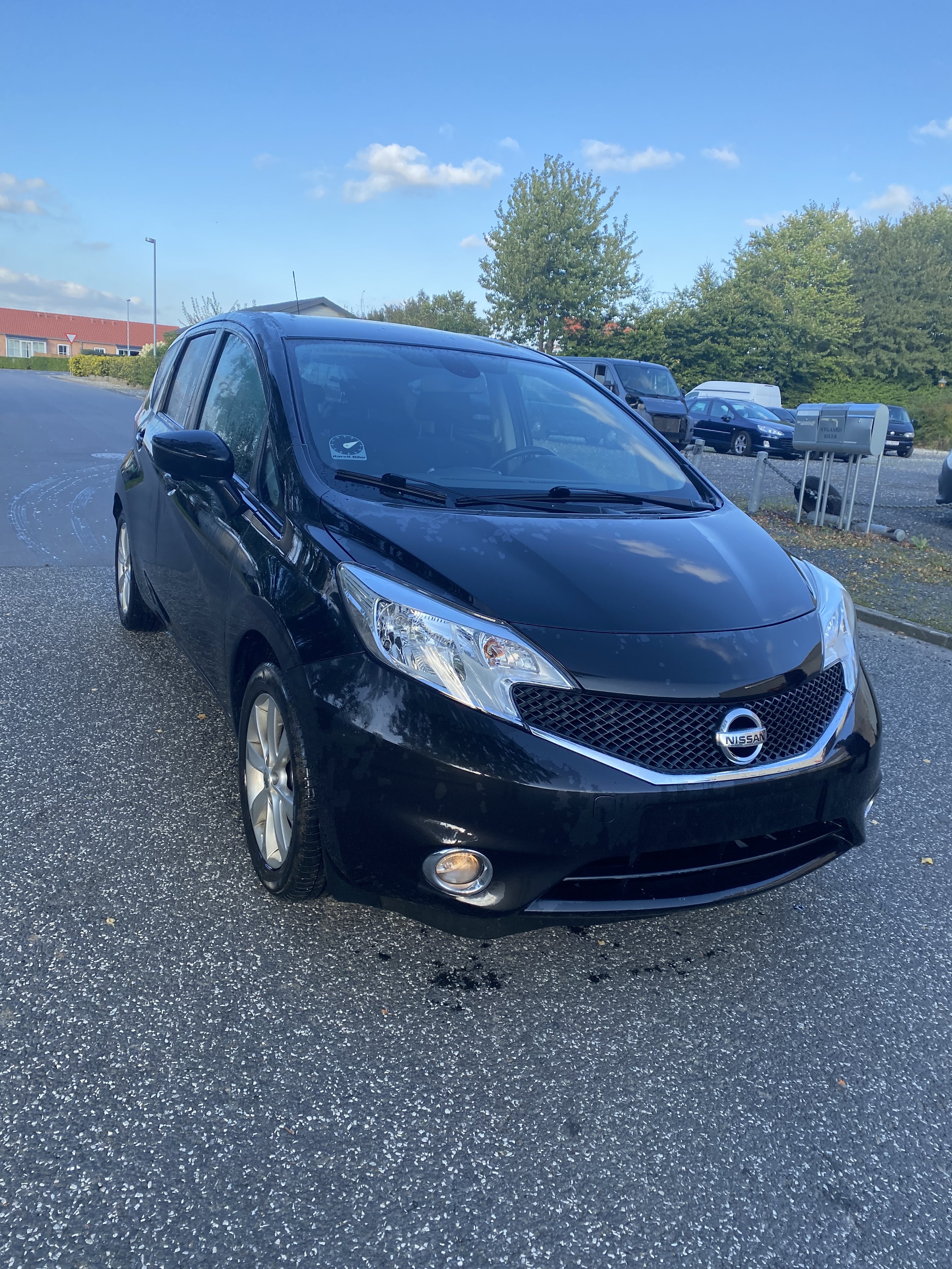 Sort Nissan Note fra 2014