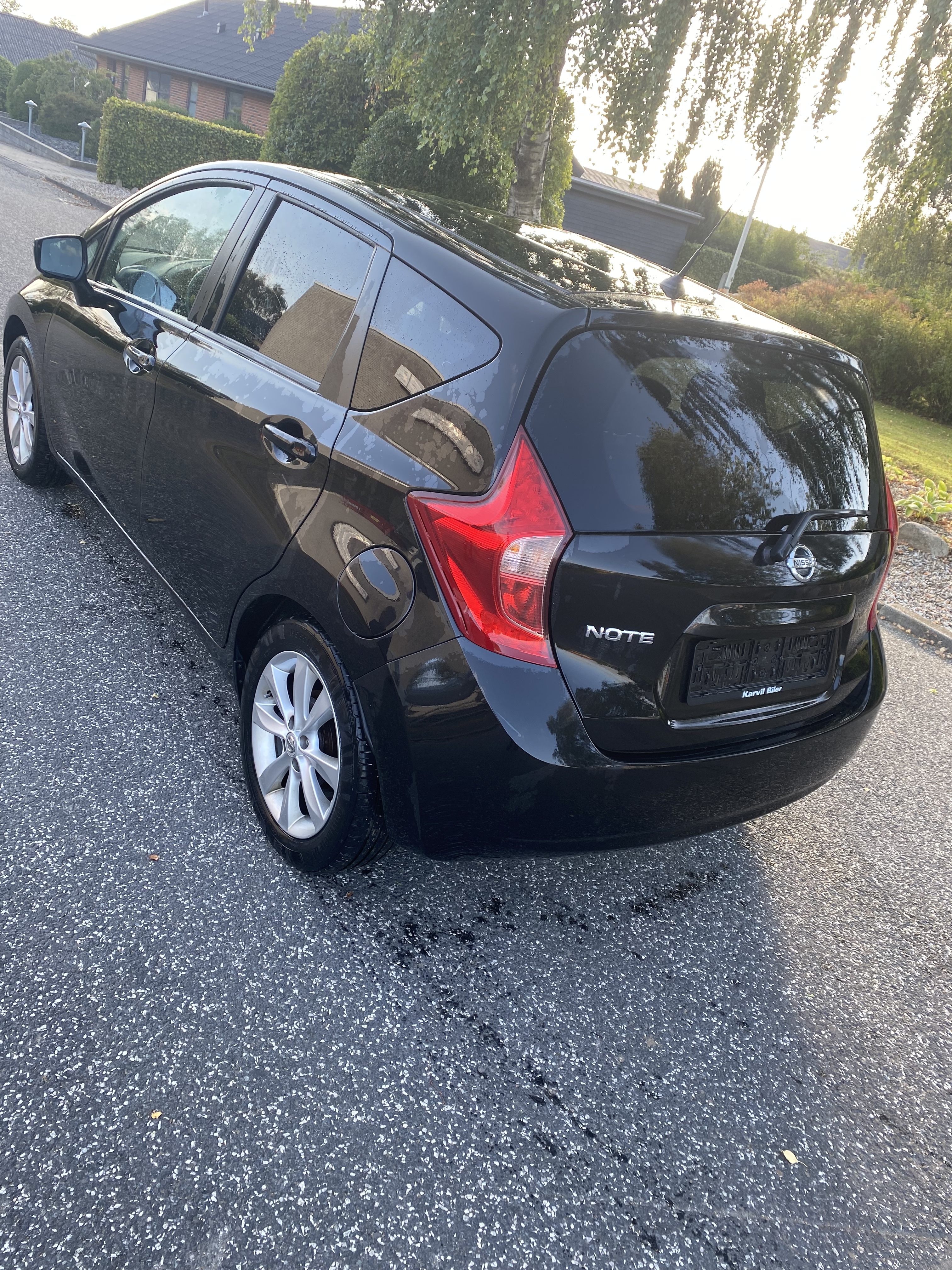 Sort Nissan Note fra 2014