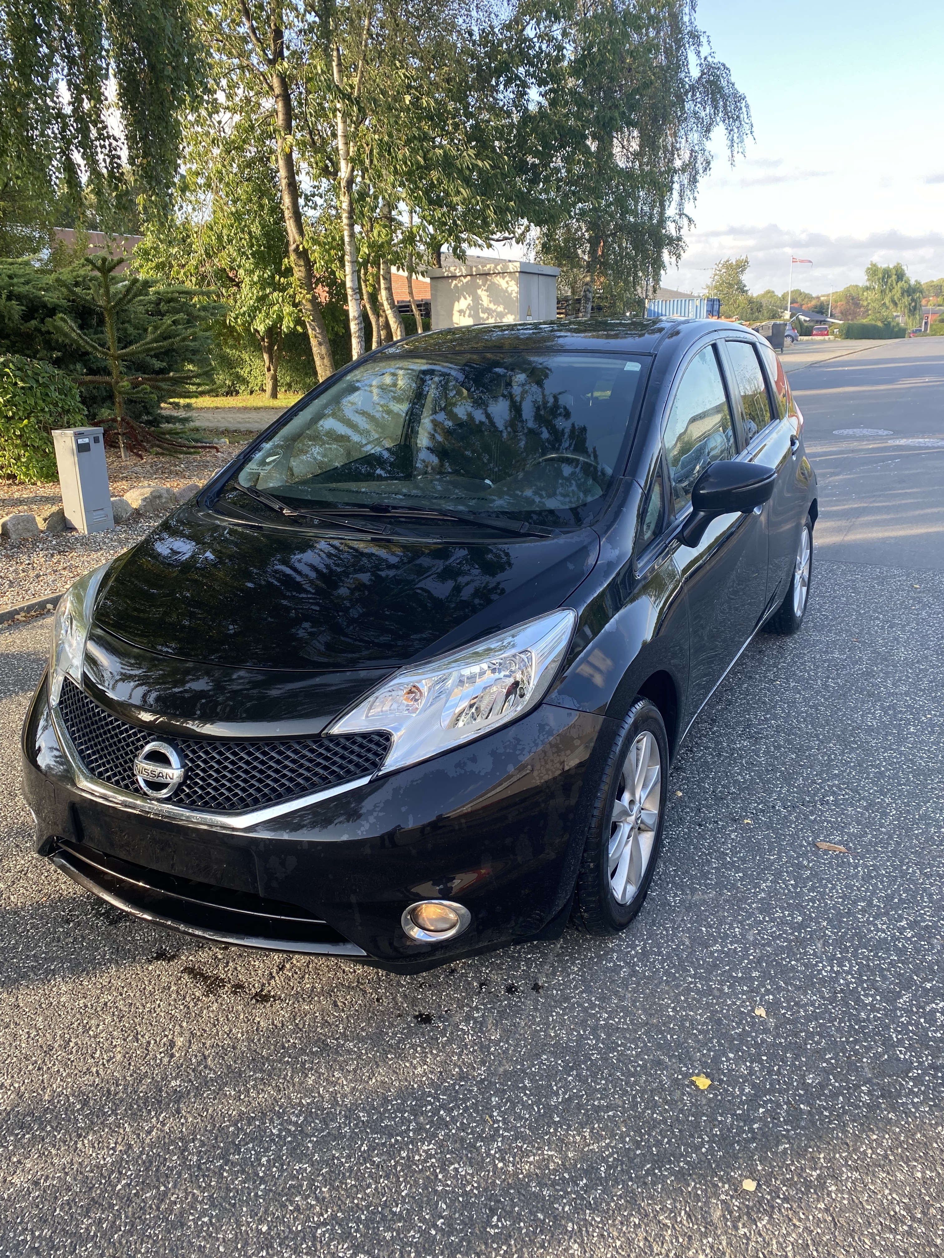 Sort Nissan Note fra 2014