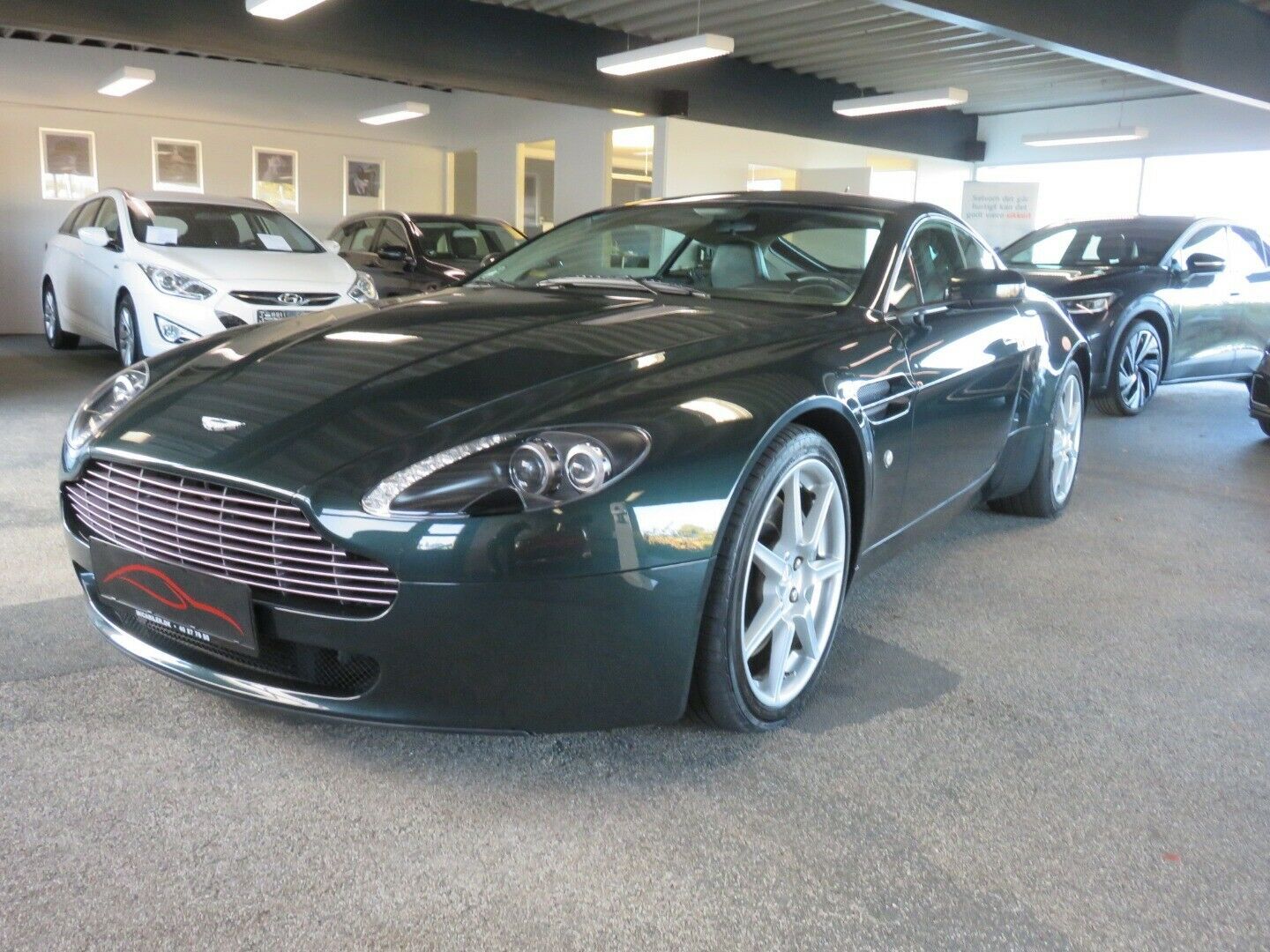 Grøn Aston Martin V8 Vantage fra 2006