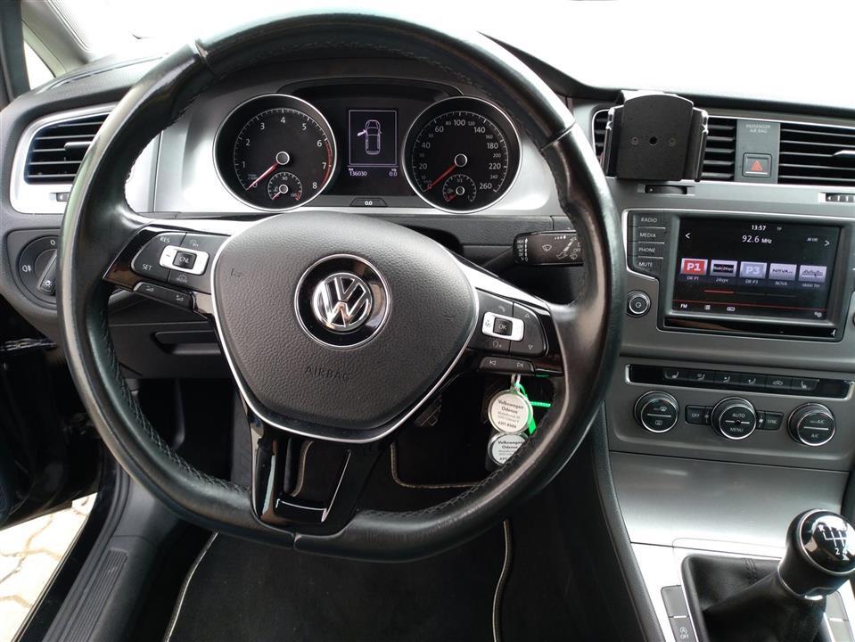 Sort VW Golf fra 2016