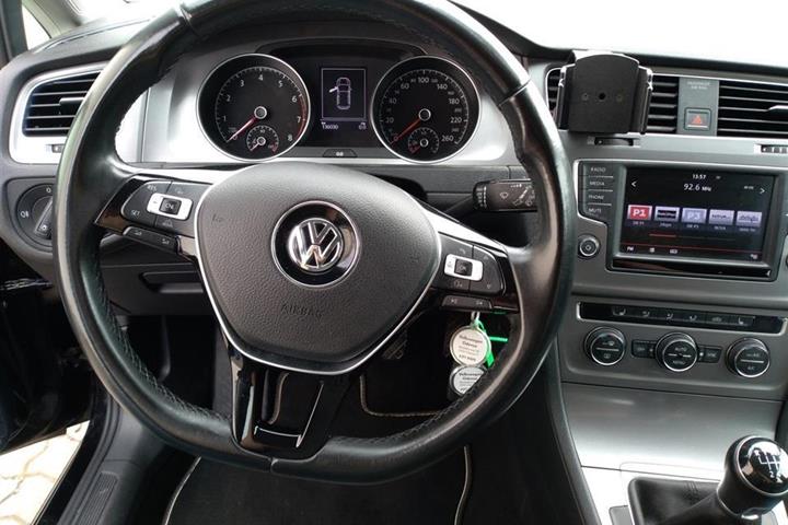 Sort VW Golf fra 2016