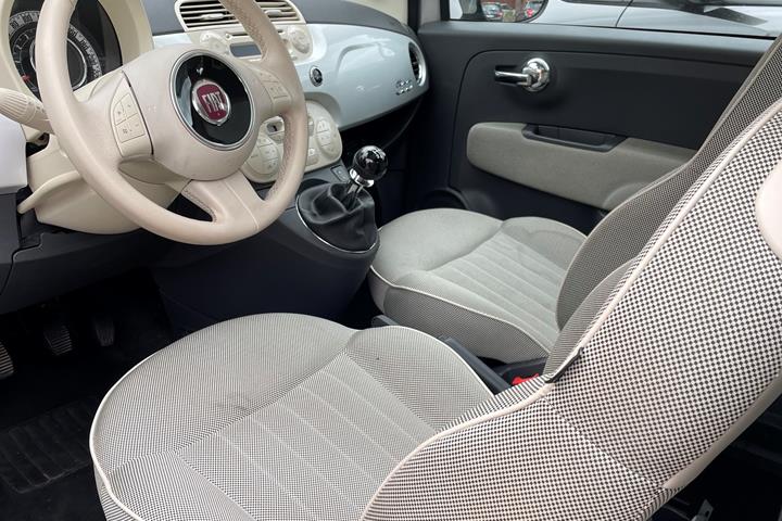 Sølv Fiat 500 fra 2011