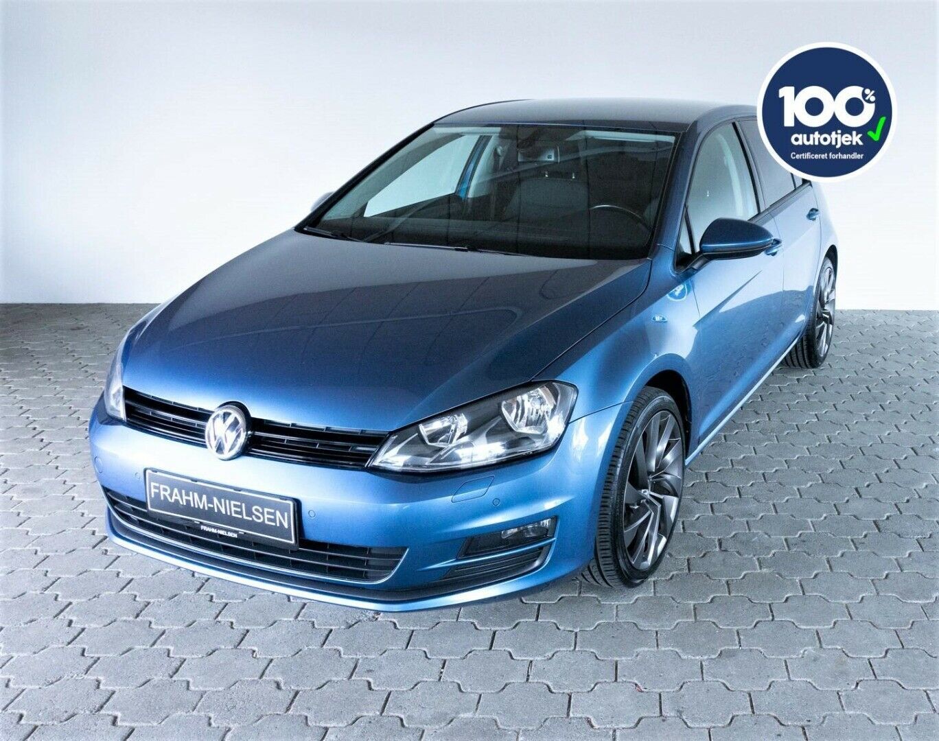 Blå VW Golf VII fra 2014