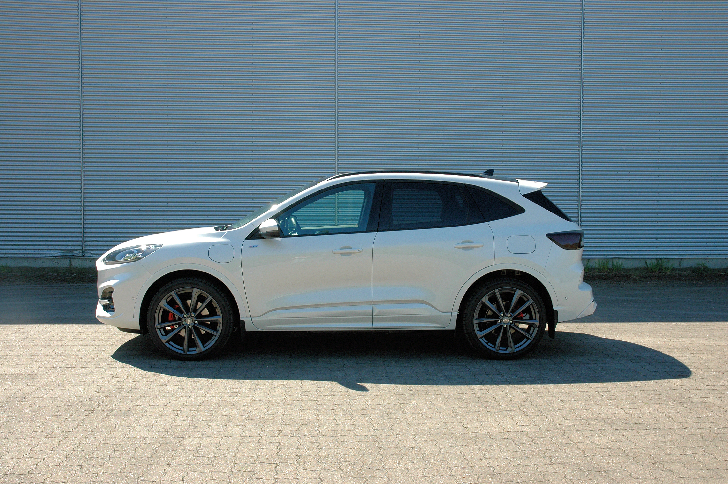 Hvid Ford Kuga fra 2021