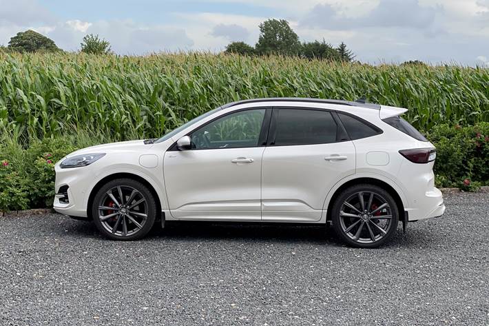 Hvid Ford Kuga fra 2021