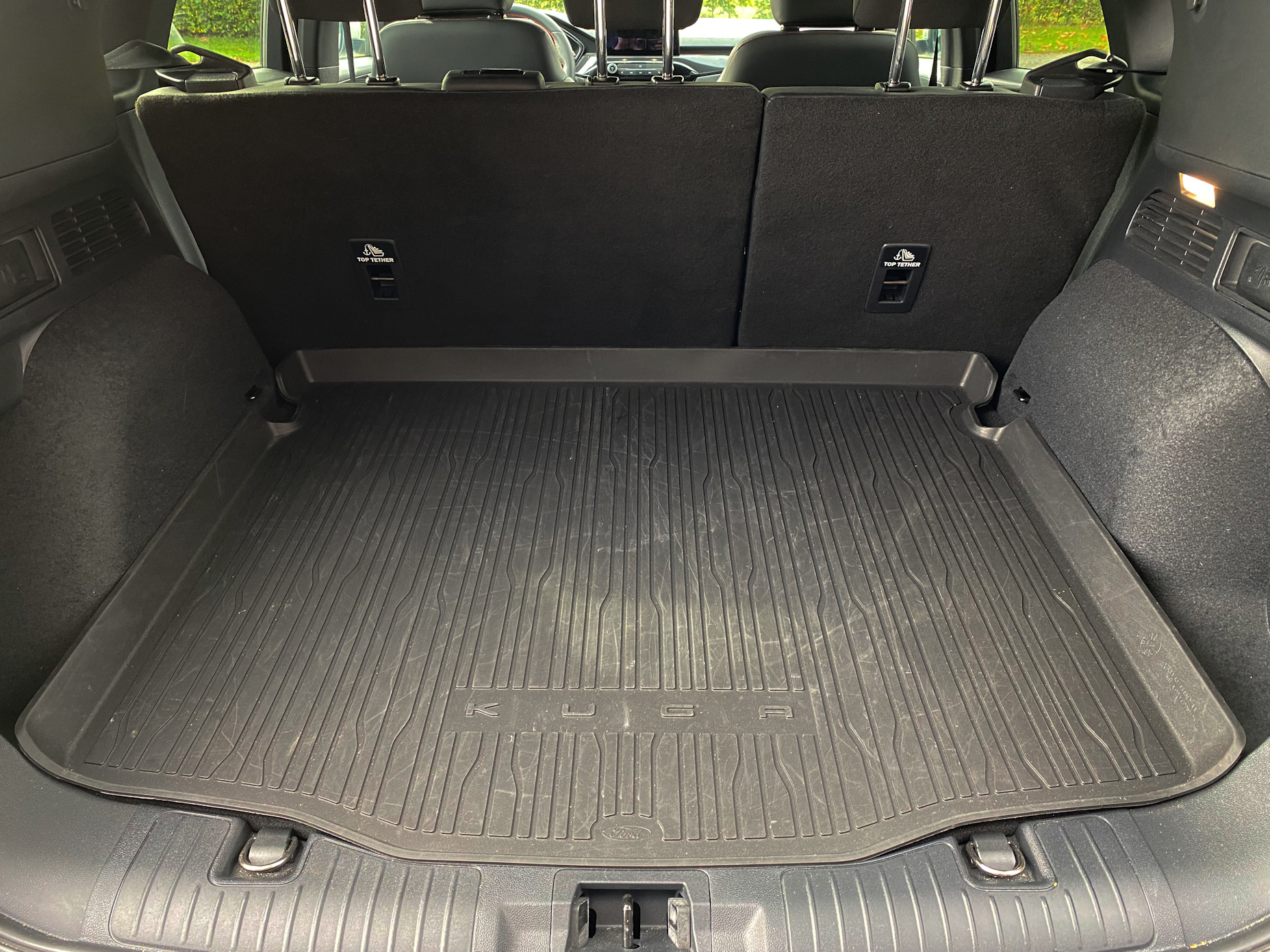 Hvid Ford Kuga fra 2021