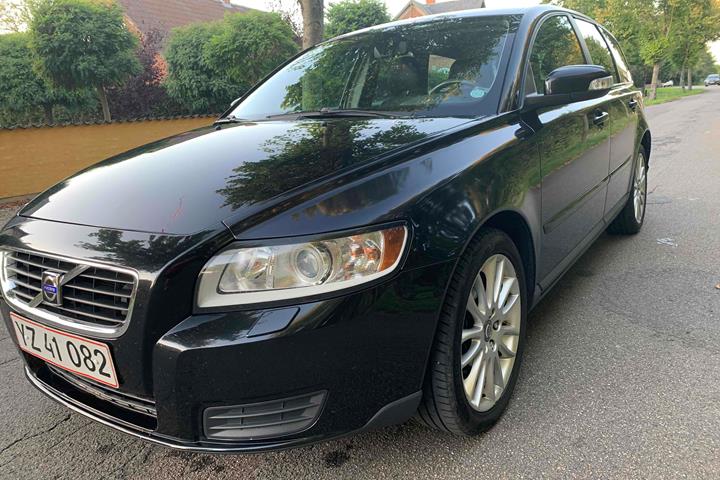 Sort Volvo V50 fra 2008