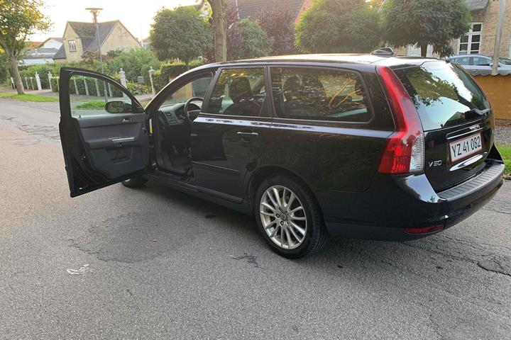 Sort Volvo V50 fra 2008