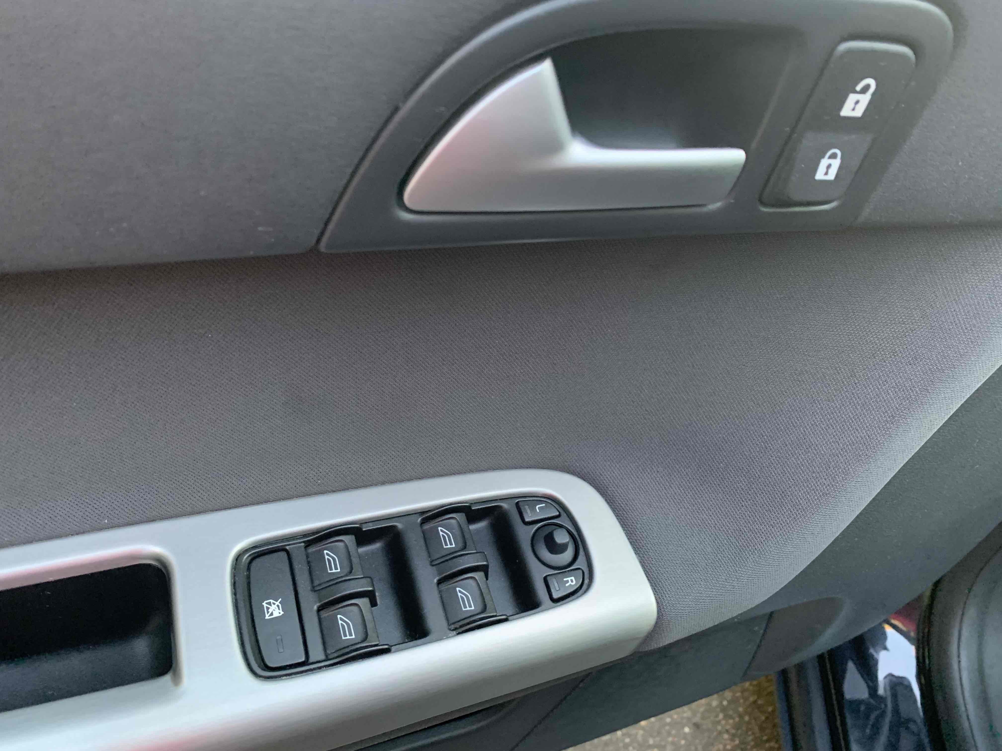 Sort Volvo V50 fra 2008
