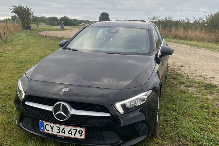 Sort Mercedes A180 d fra 2018