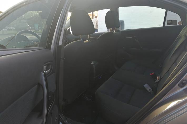 Grå Mazda 6 fra 2007