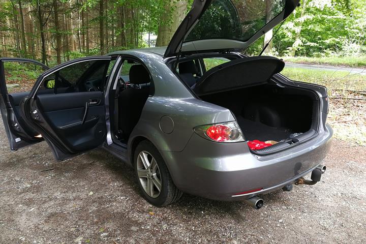 Grå Mazda 6 fra 2007