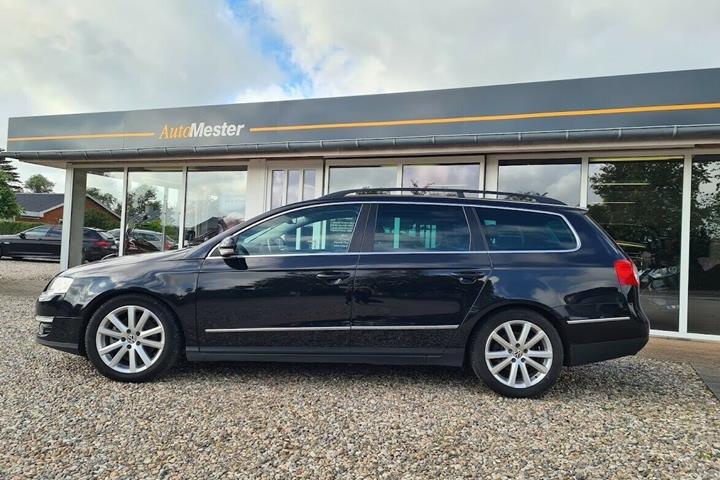 Grå VW Passat fra 2010