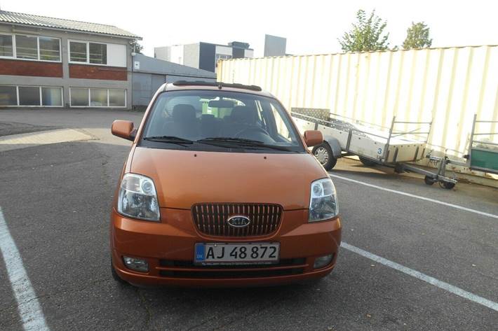 Grå Kia Picanto fra 2007