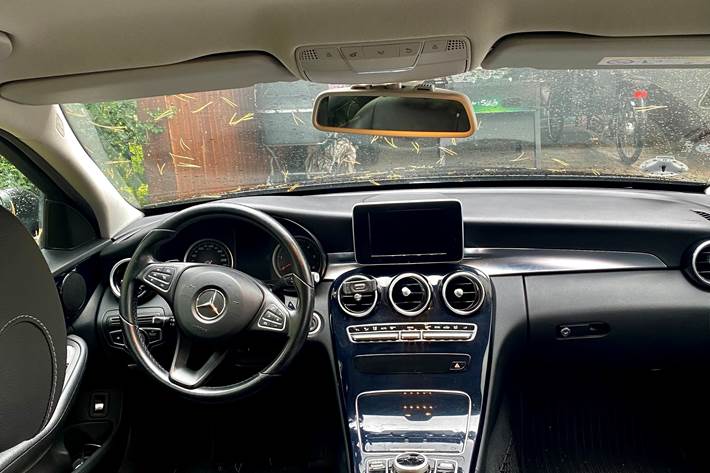 Sort Mercedes C220 d fra 2015