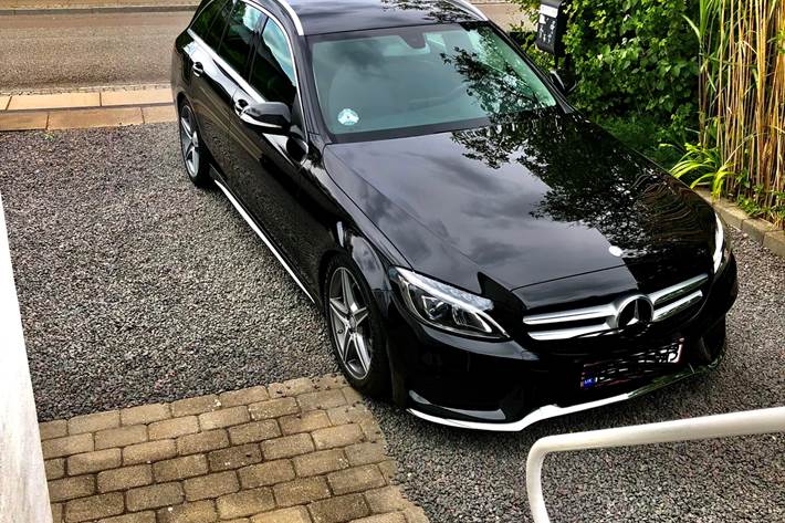 Sort Mercedes C220 d fra 2015