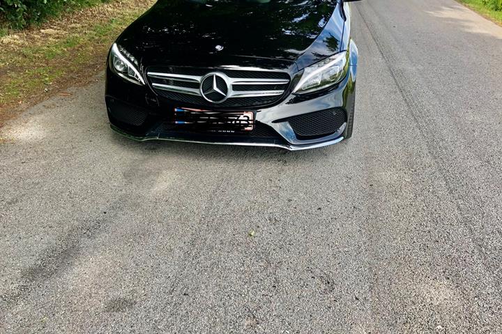 Sort Mercedes C220 d fra 2015
