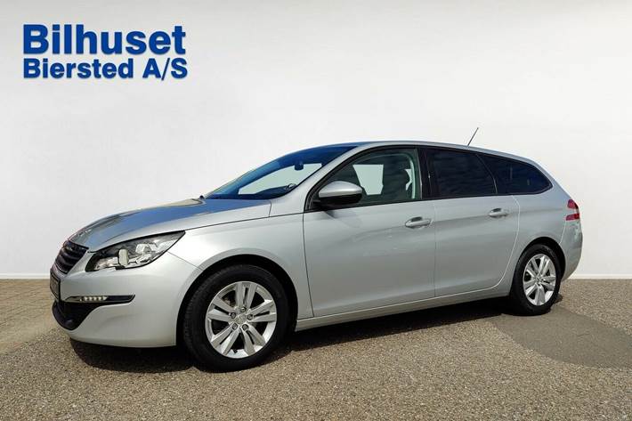 Grå Peugeot 308 fra 2017
