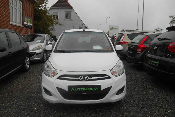 Grå Hyundai i10 fra 2011
