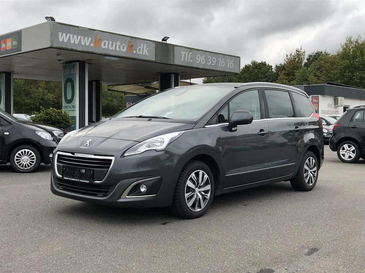 Grå Peugeot 5008 fra 2014
