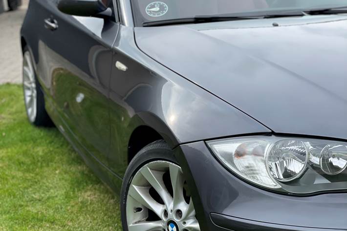 Sølv BMW 118i fra 2008