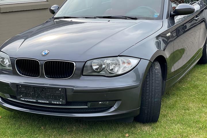 Sølv BMW 118i fra 2008