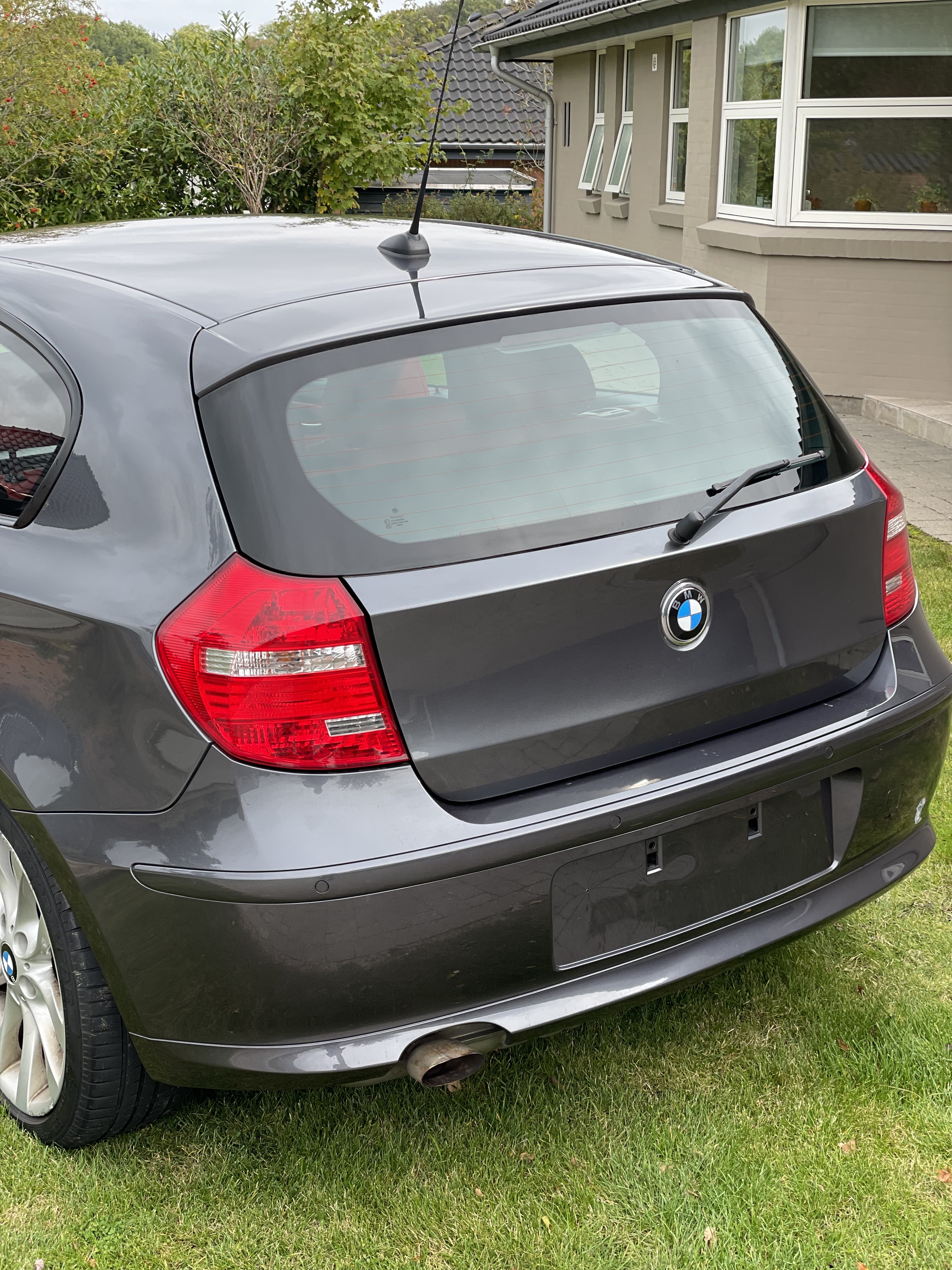 Sølv BMW 118i fra 2008