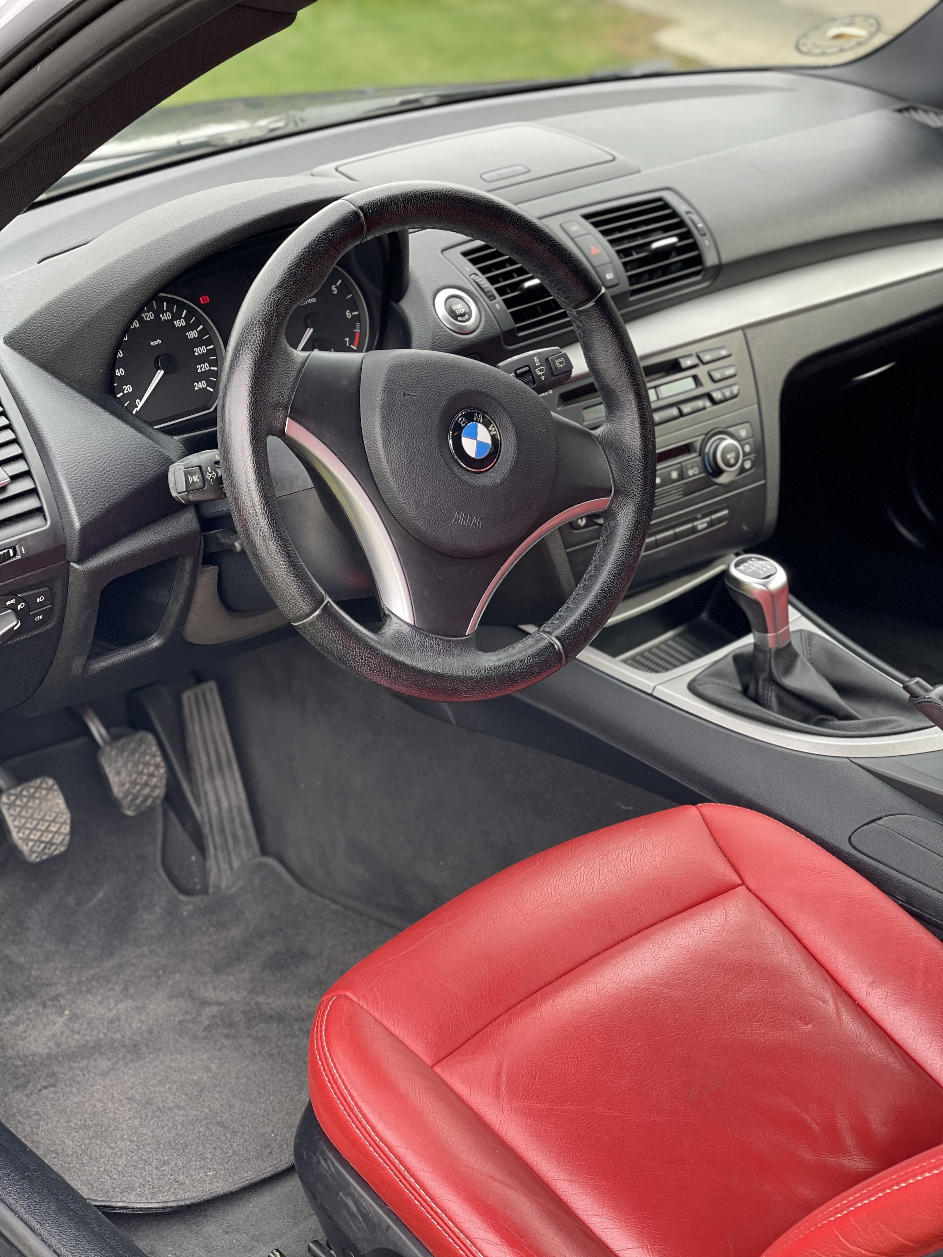Sølv BMW 118i fra 2008