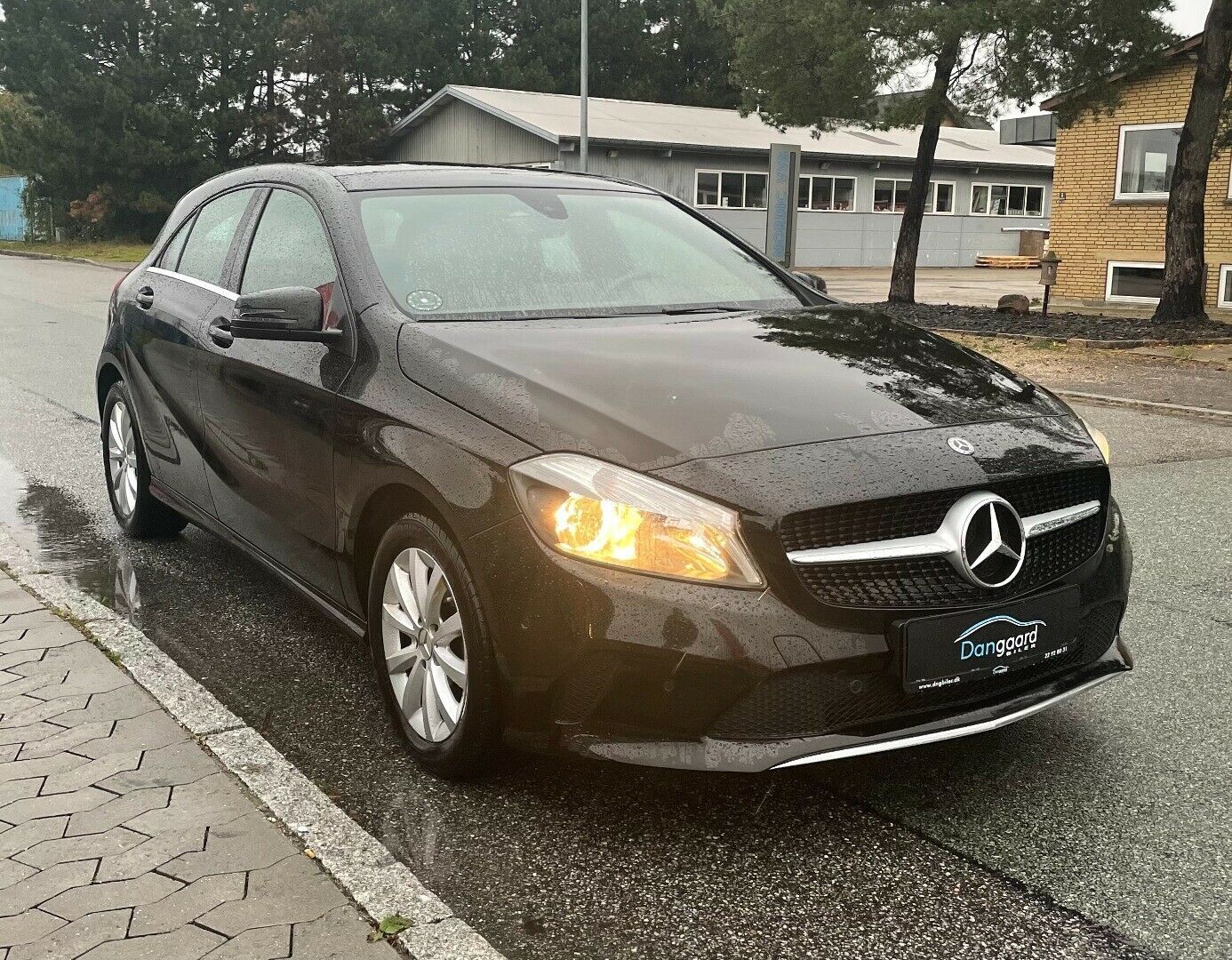 Sort Mercedes A180 d fra 2017