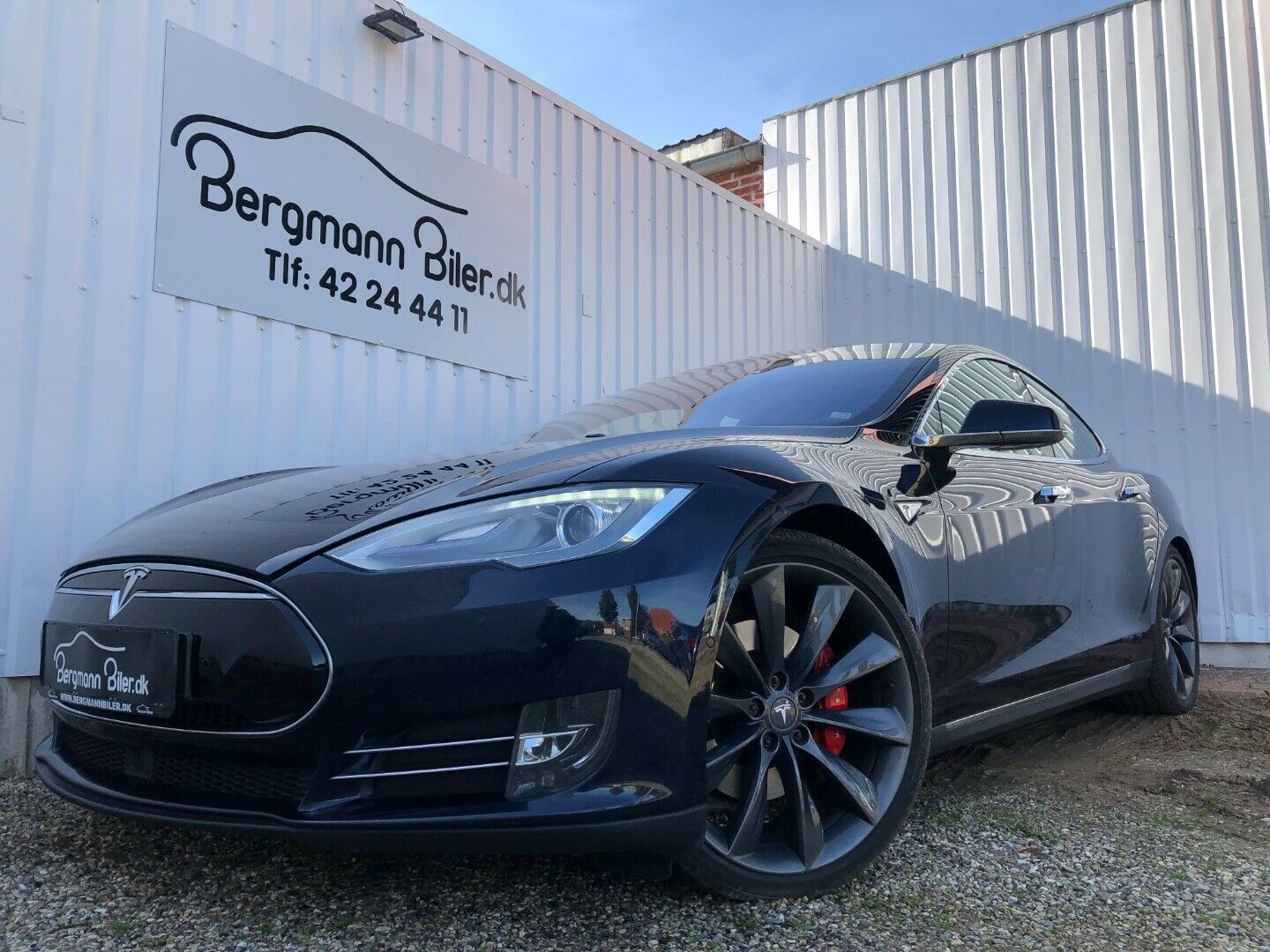 Blå Tesla Model S fra 2015