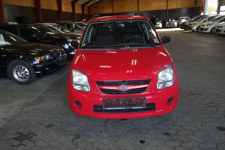 Rød Suzuki Ignis fra 2005