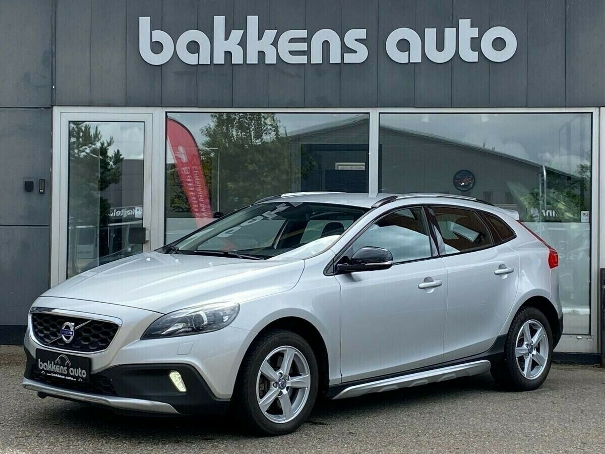 Grå Volvo V40 CC fra 2013
