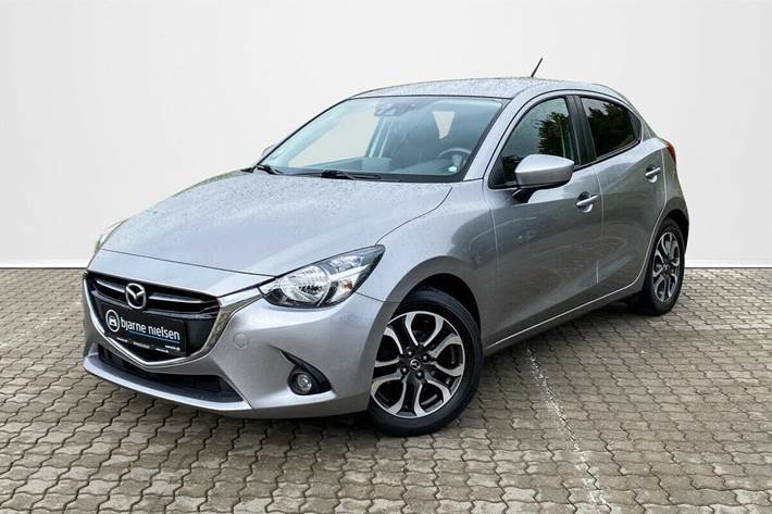 Grå Mazda 2 fra 2015
